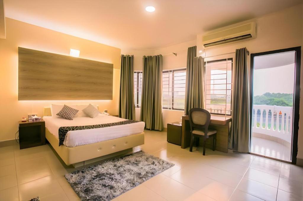 Hotel Tropical Daisy Dhaka Zewnętrze zdjęcie