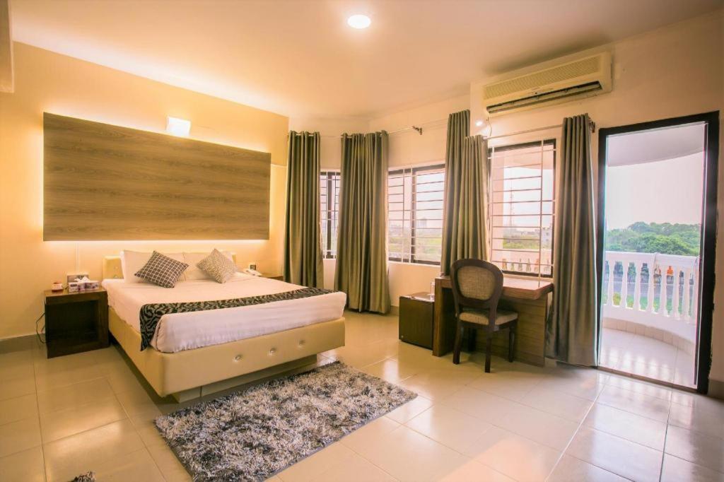 Hotel Tropical Daisy Dhaka Zewnętrze zdjęcie
