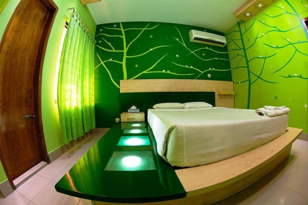 Hotel Tropical Daisy Dhaka Zewnętrze zdjęcie