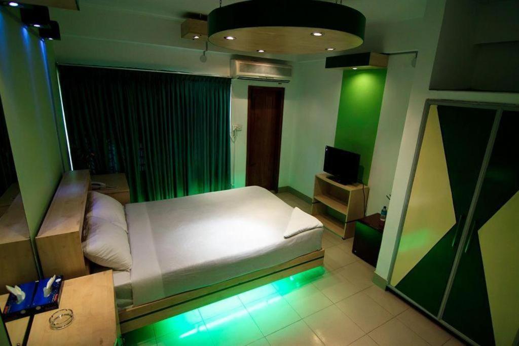 Hotel Tropical Daisy Dhaka Zewnętrze zdjęcie