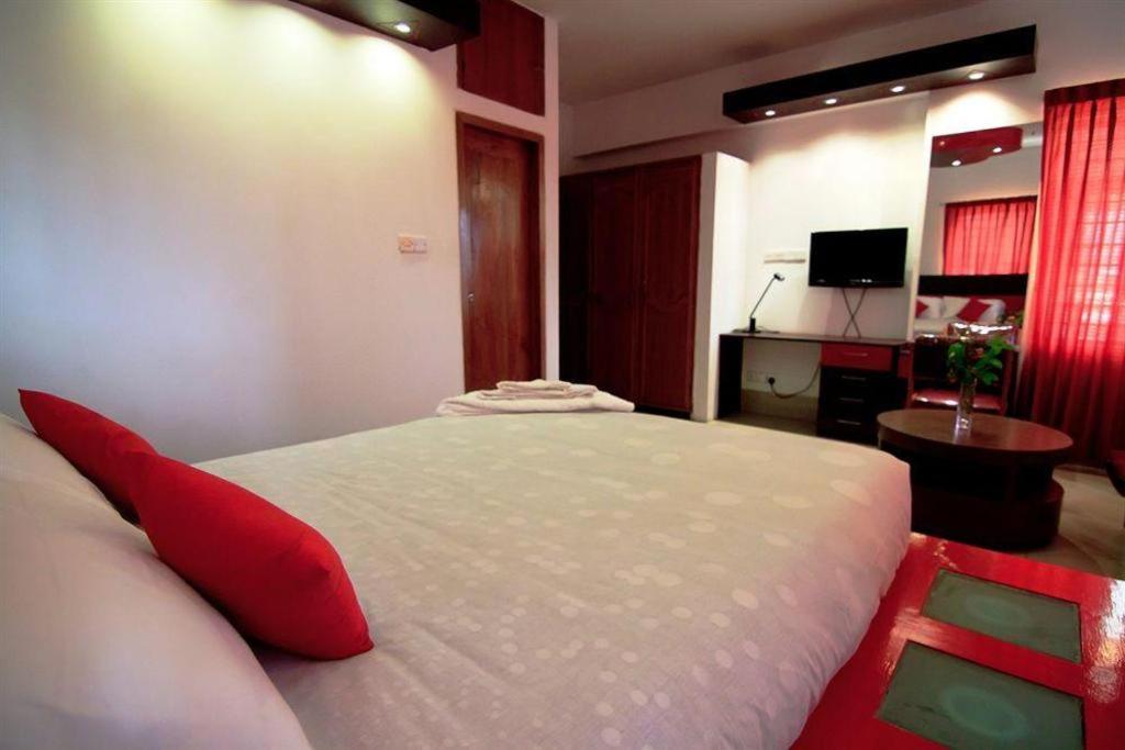 Hotel Tropical Daisy Dhaka Zewnętrze zdjęcie
