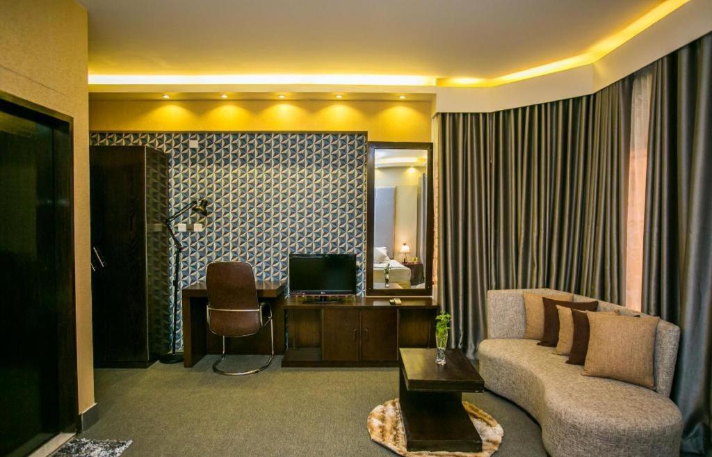 Hotel Tropical Daisy Dhaka Zewnętrze zdjęcie